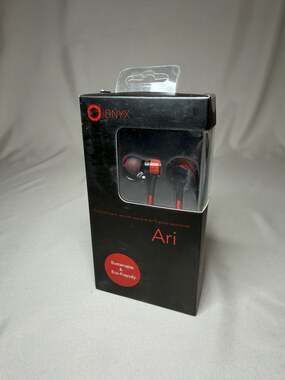 Onyx Ari Wooden In-Ear Wired Headphones